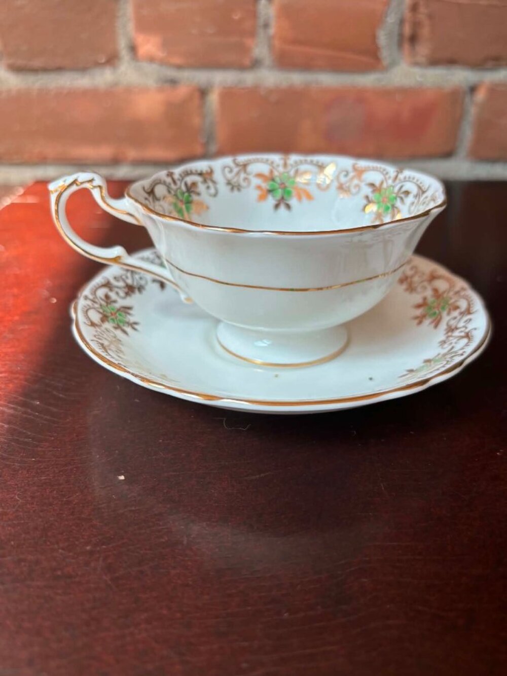 Vintage Paragon By Appointment to her Majesty Queen Teacup & Saucer A4676/1 y